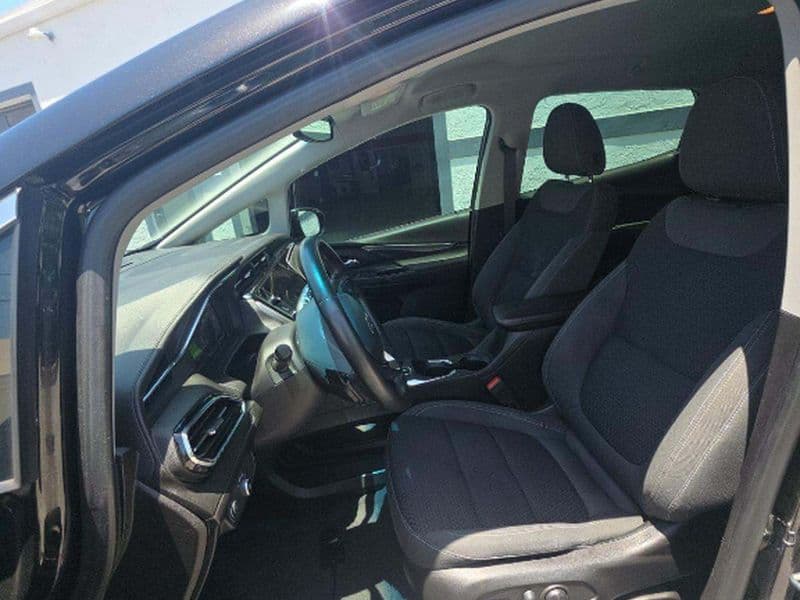 2022 Chevrolet Bolt EV view 4