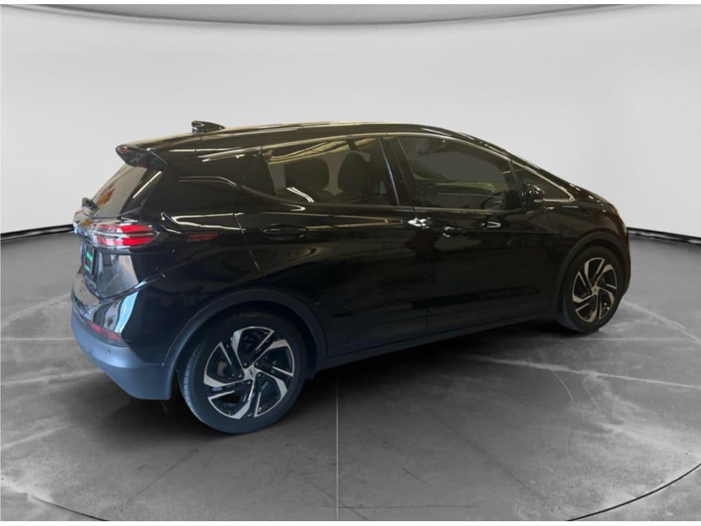 2022 Chevrolet Bolt EV view 4