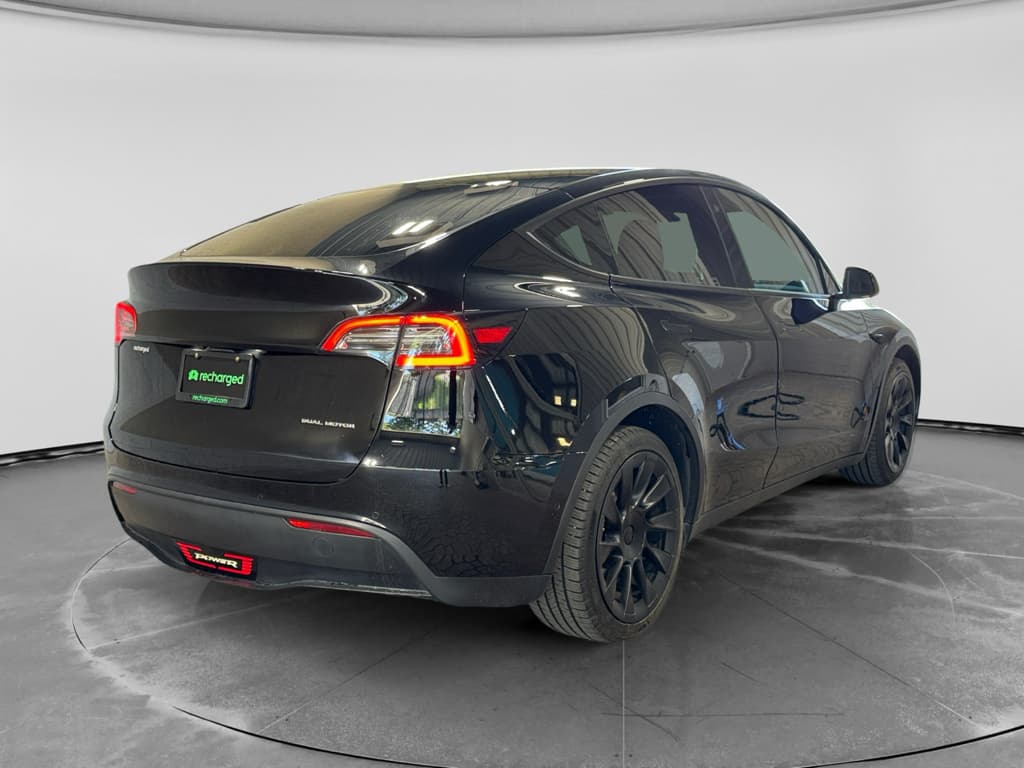 2021 Tesla Model Y view 3