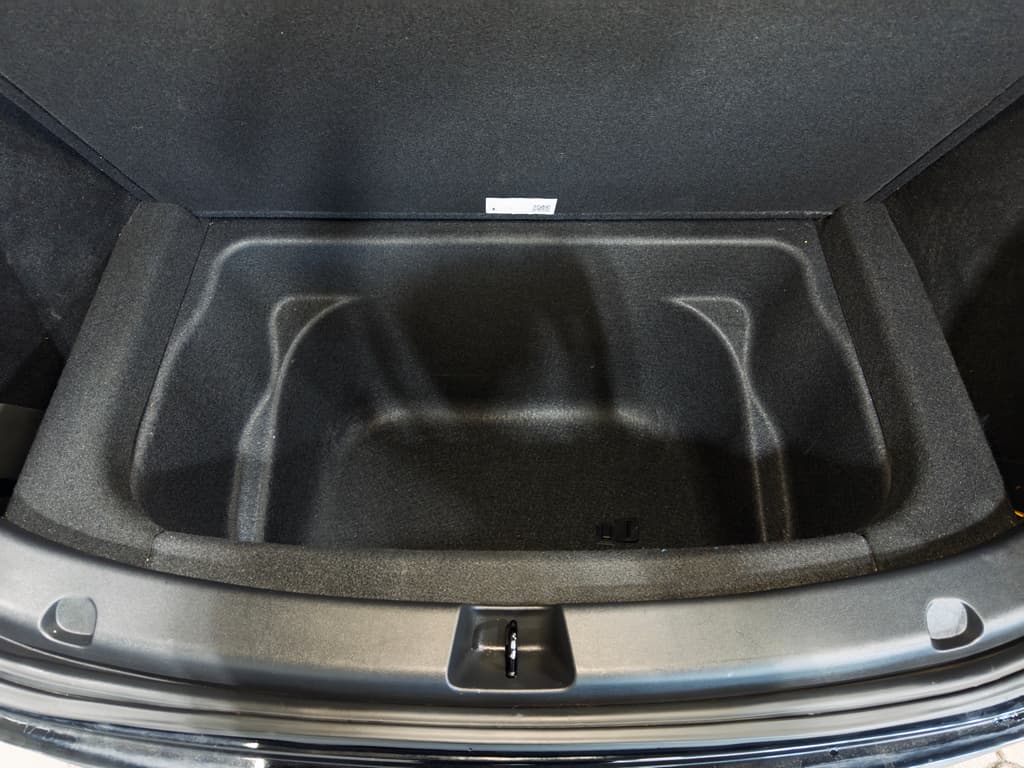 2021 Tesla Model Y view 27
