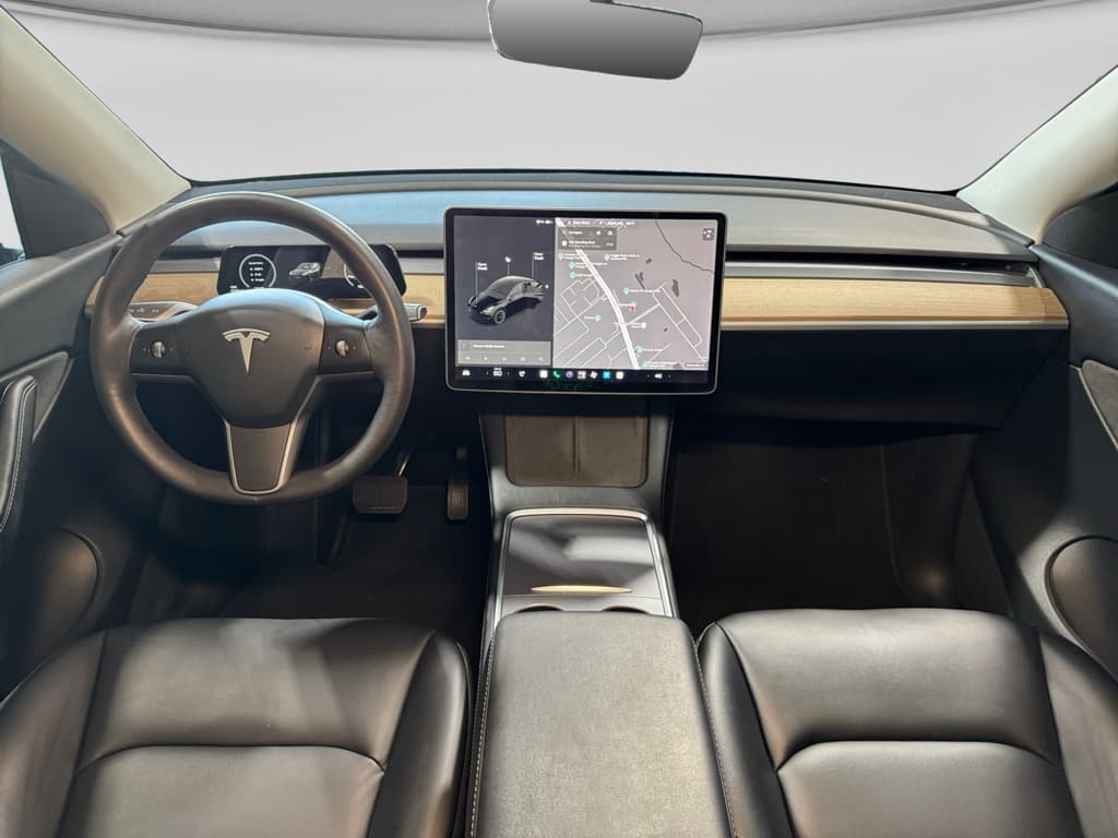 2021 Tesla Model Y view 15