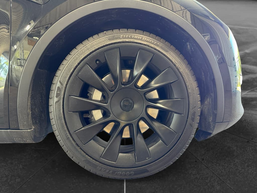 2021 Tesla Model Y view 34