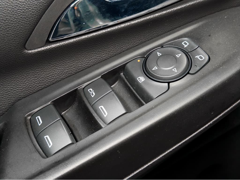 2022 Chevrolet Bolt EV view 7