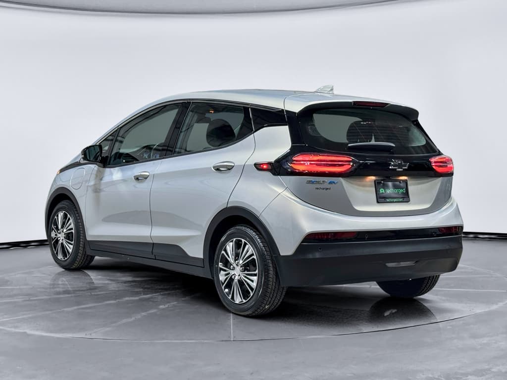 2022 Chevrolet Bolt EV view 2