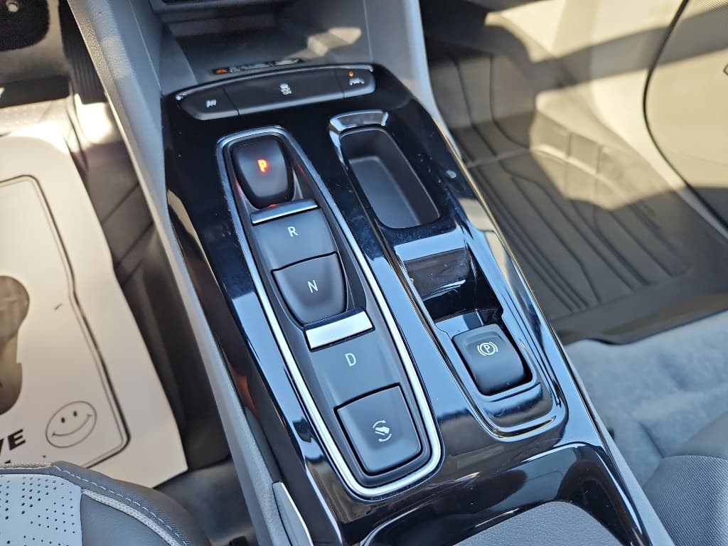 2022 Chevrolet Bolt EUV view 18