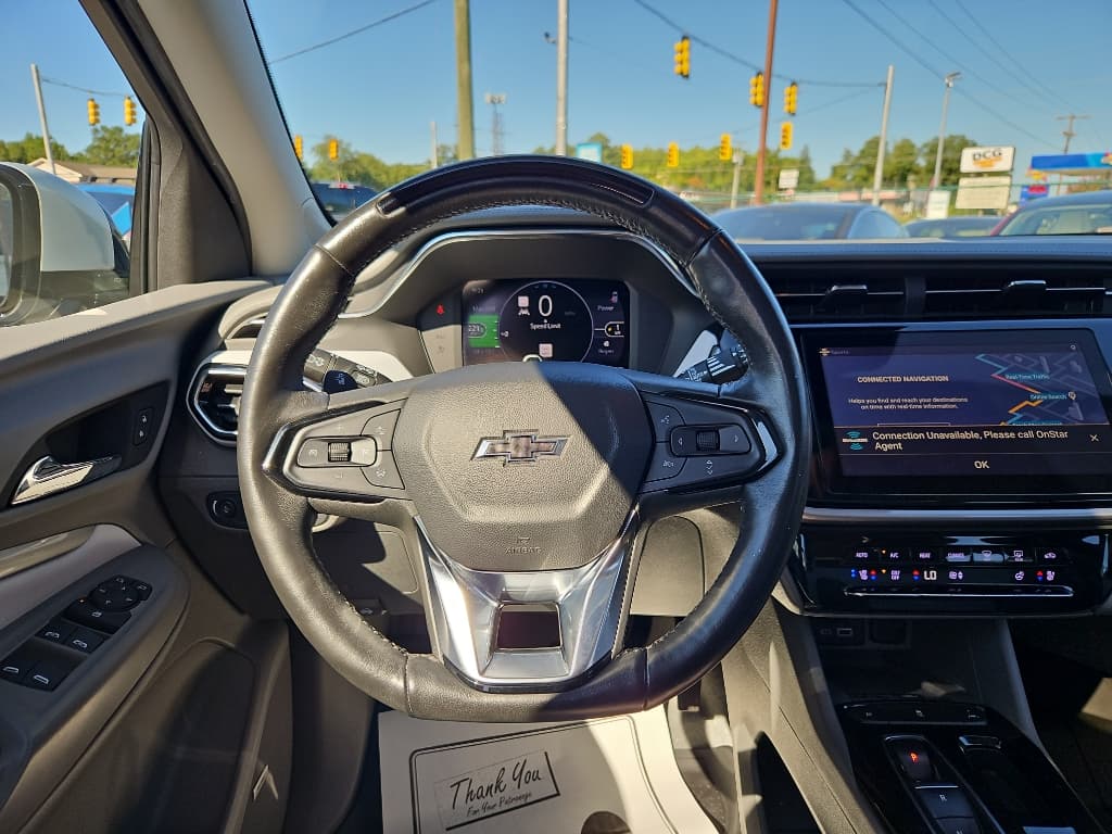 2022 Chevrolet Bolt EUV view 8