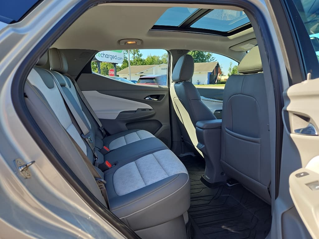 2022 Chevrolet Bolt EUV view 21