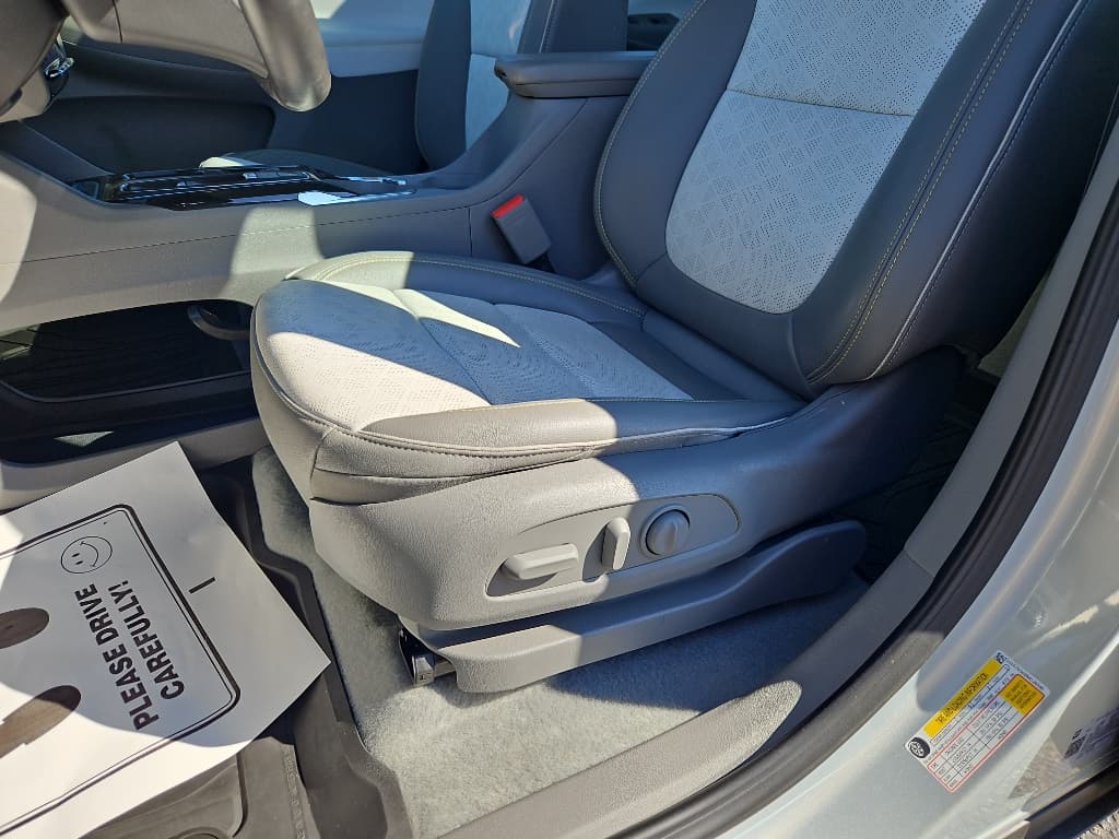 2022 Chevrolet Bolt EUV view 7