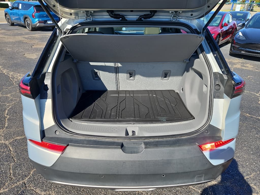 2022 Chevrolet Bolt EUV view 22