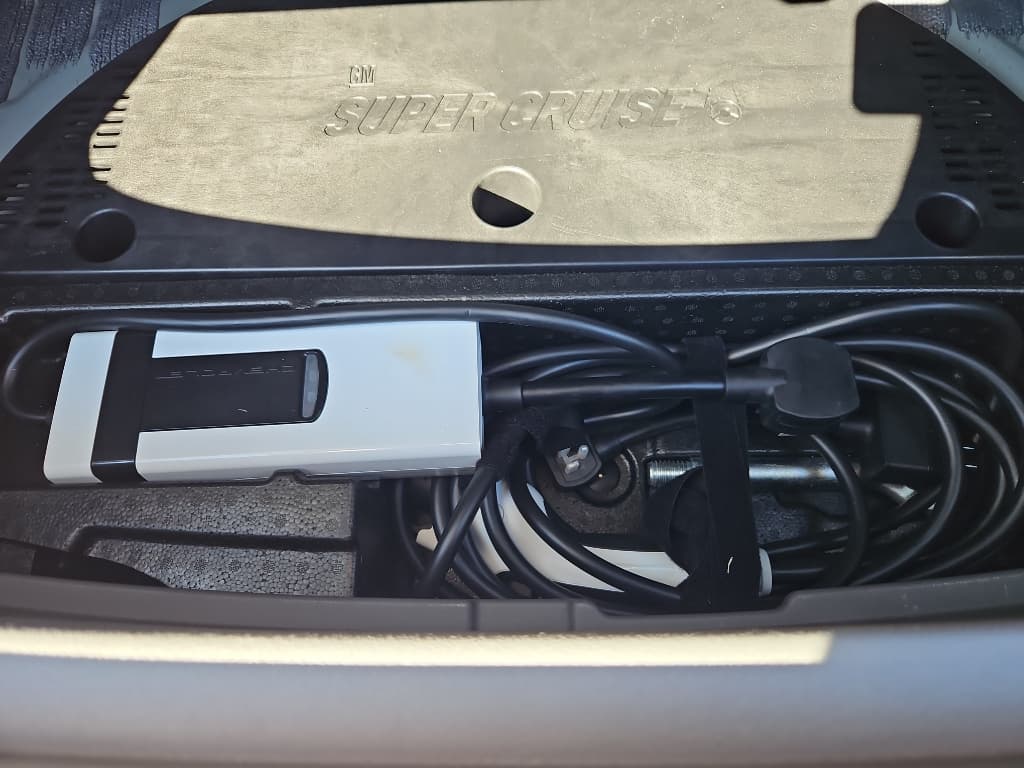 2022 Chevrolet Bolt EUV view 6