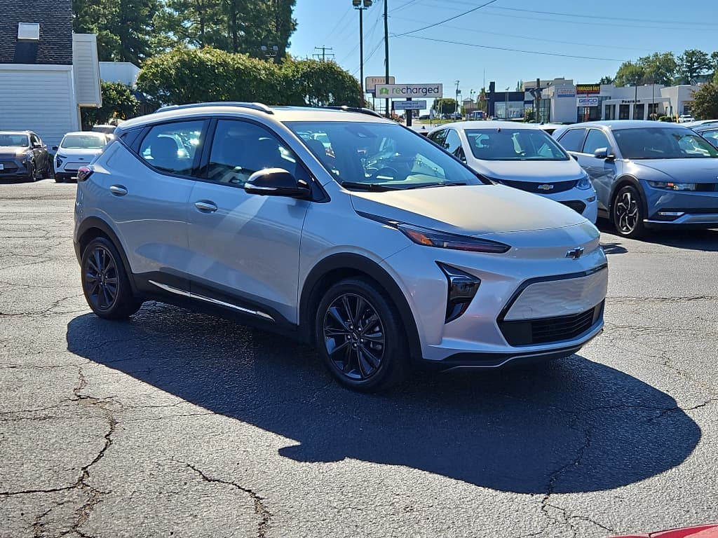 2022 Chevrolet Bolt EUV view 4