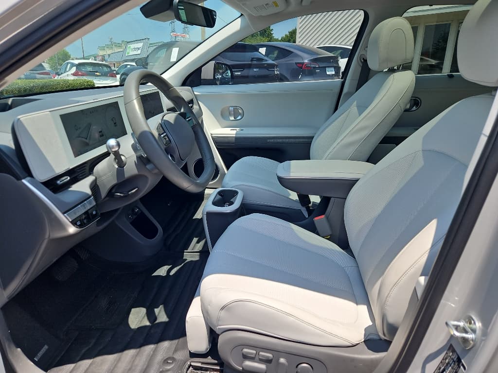 2023 Hyundai IONIQ 5 view 5