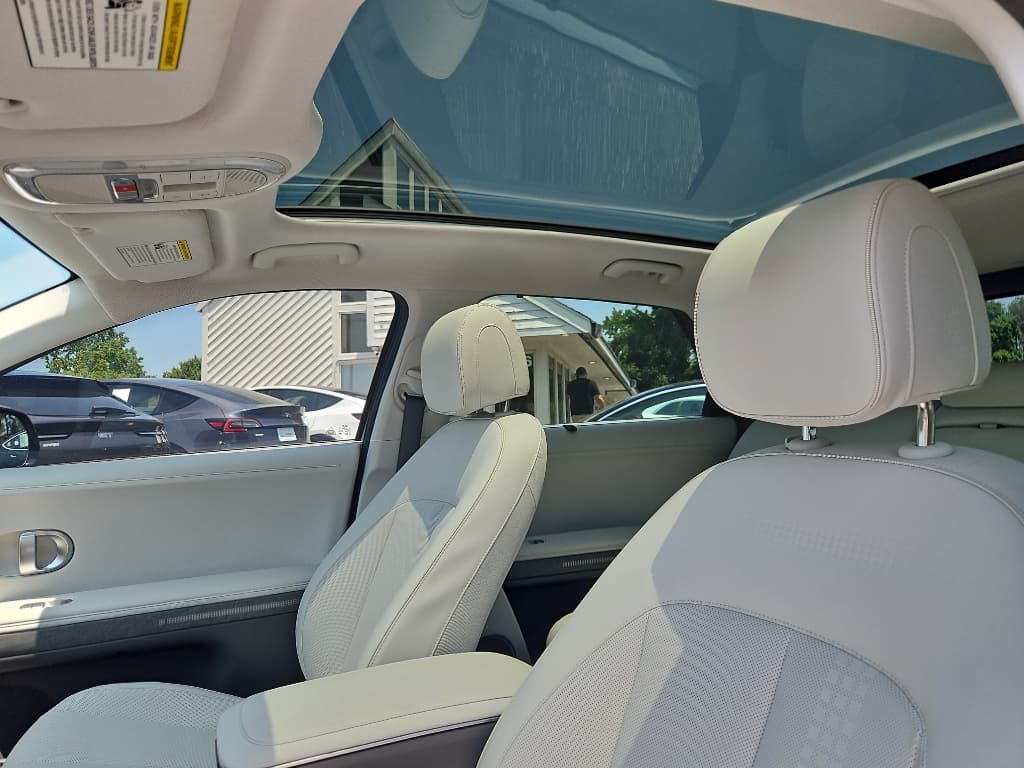 2023 Hyundai IONIQ 5 view 6