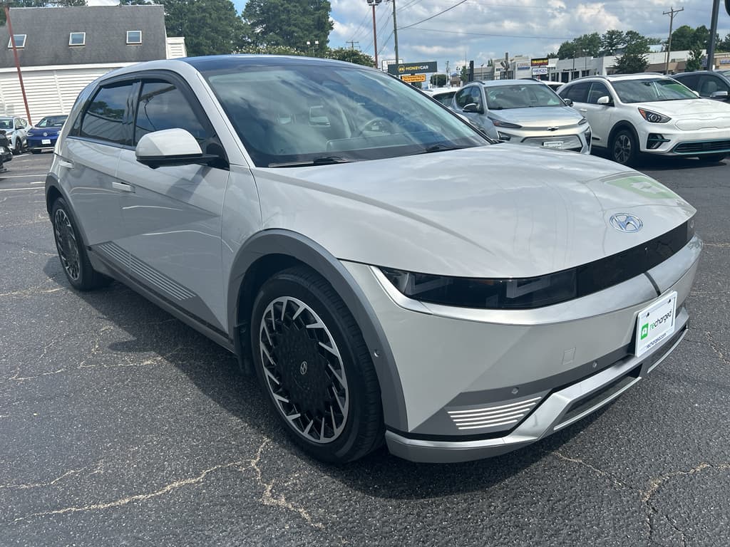 2023 Hyundai IONIQ 5 view 4