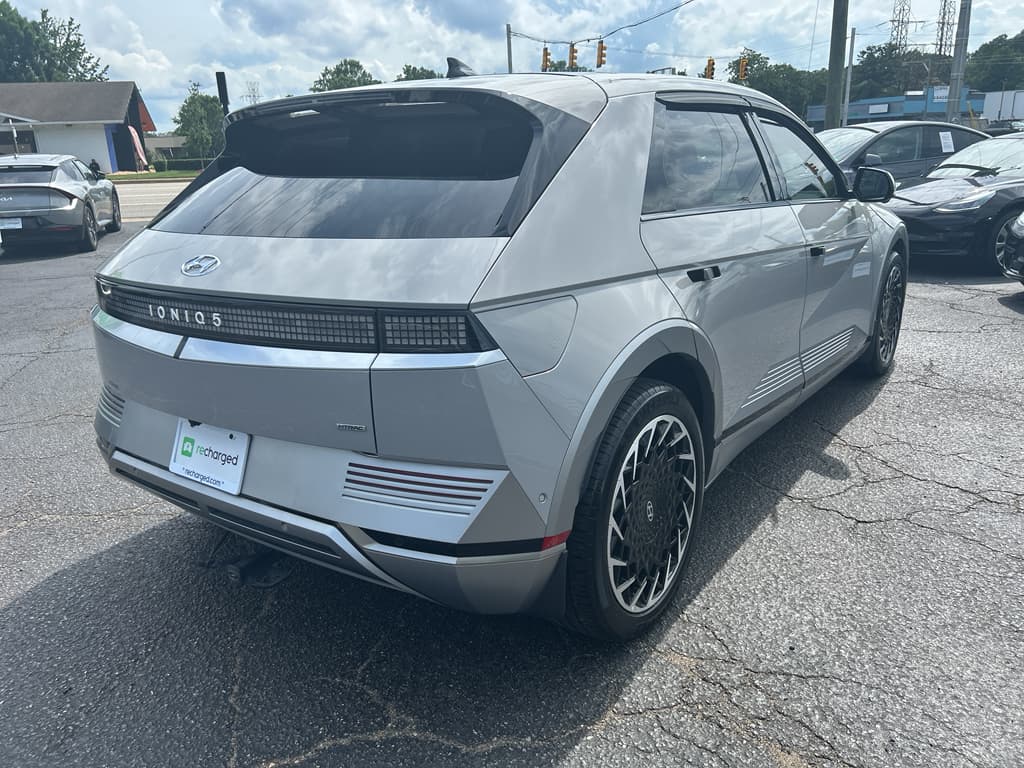 2023 Hyundai IONIQ 5 view 3
