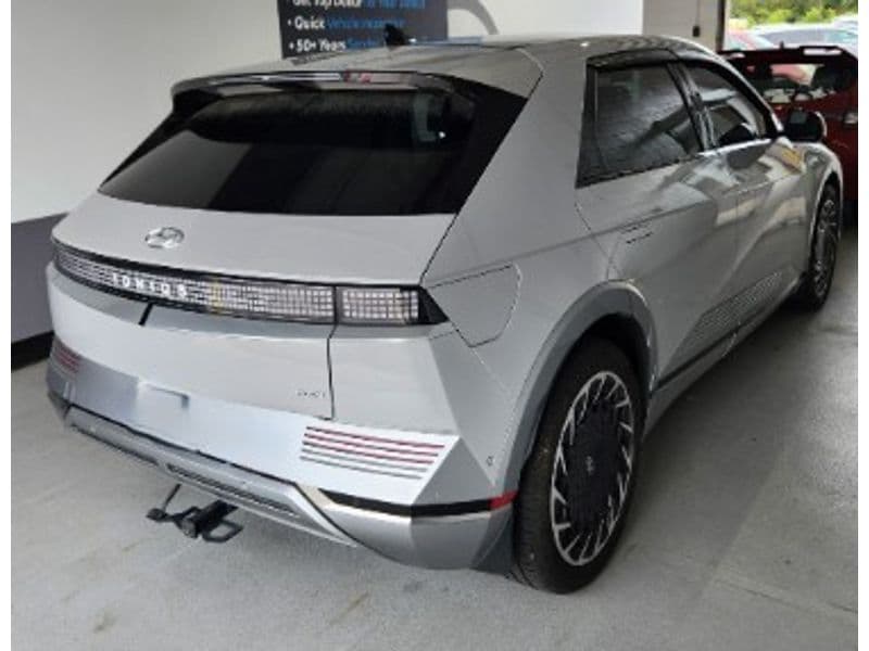 2023 Hyundai IONIQ 5 view 2