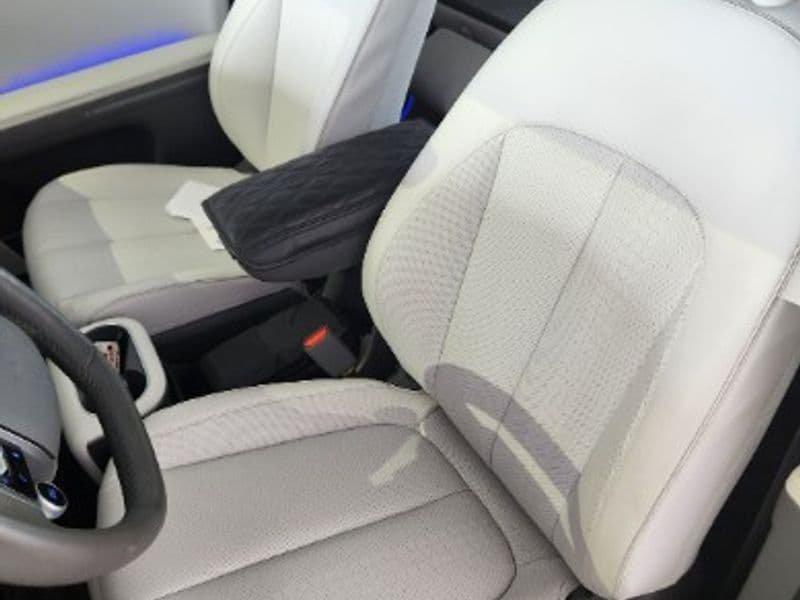 2023 Hyundai IONIQ 5 view 3