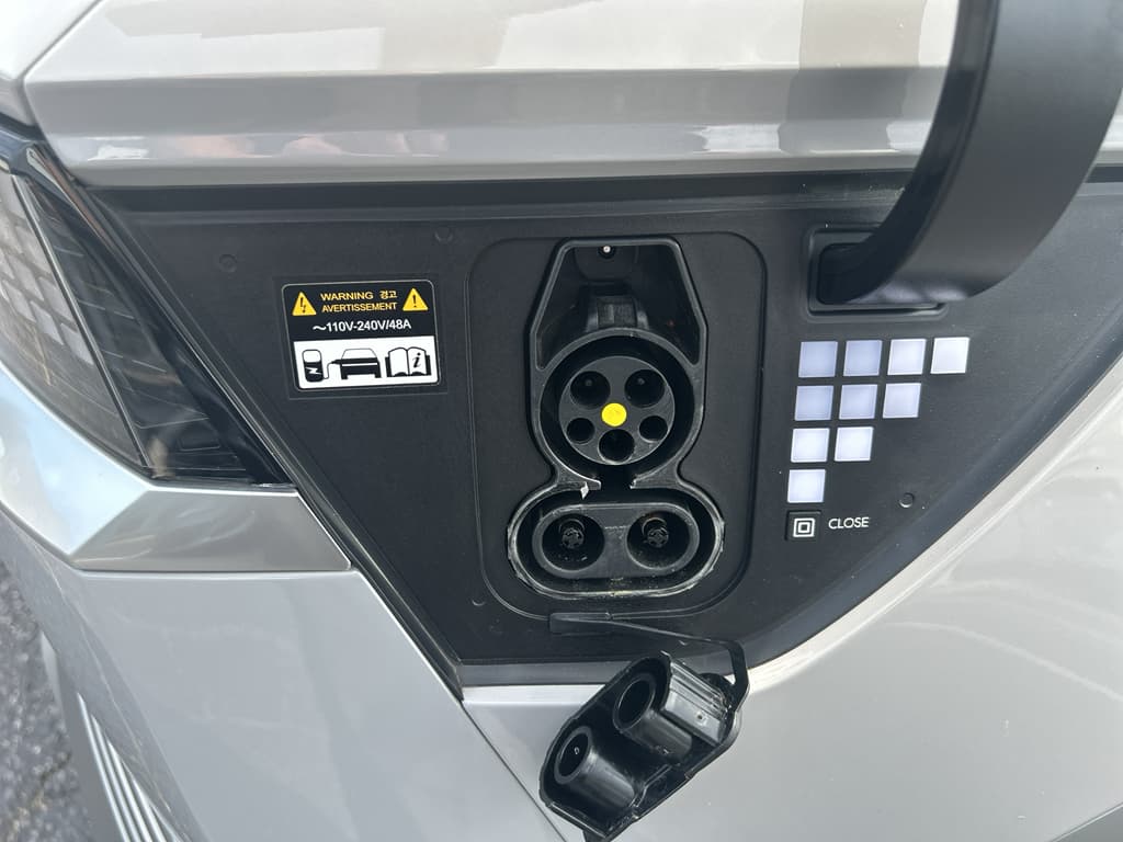 2023 Hyundai IONIQ 5 view 5