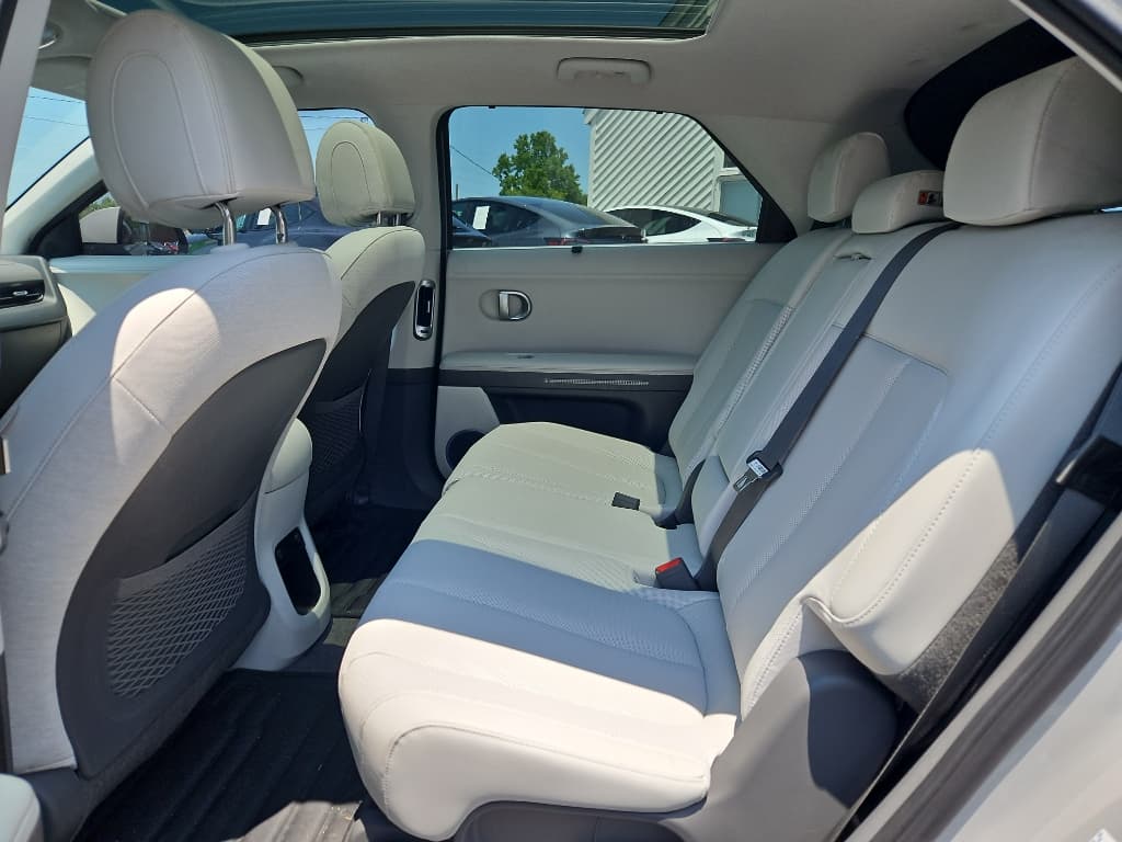 2023 Hyundai IONIQ 5 view 7
