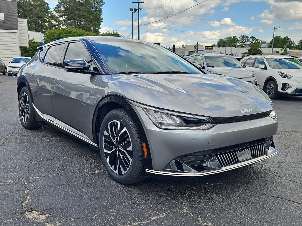 2023 Kia EV6 view 4