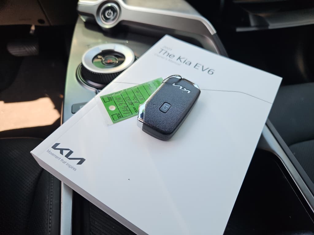2023 Kia EV6 view 17