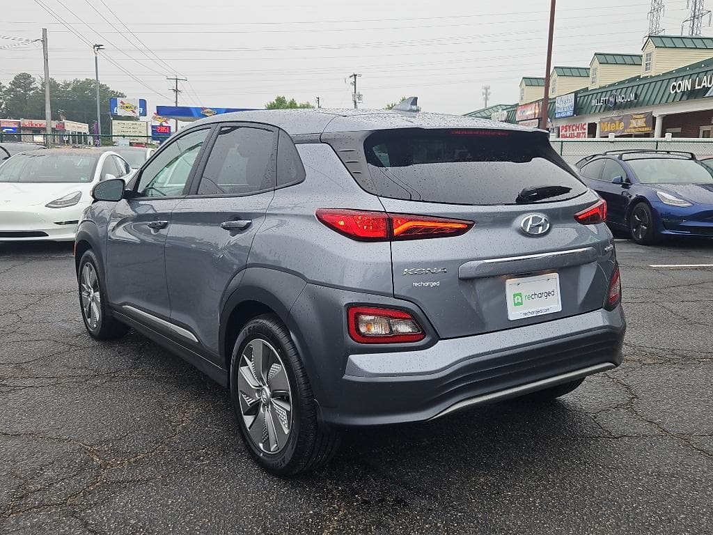 2021 Hyundai Kona EV view 3