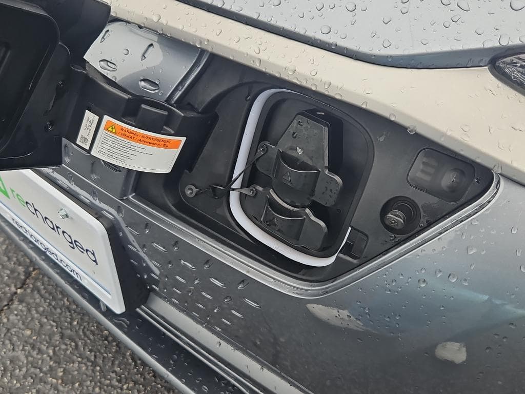 2021 Hyundai Kona EV view 7