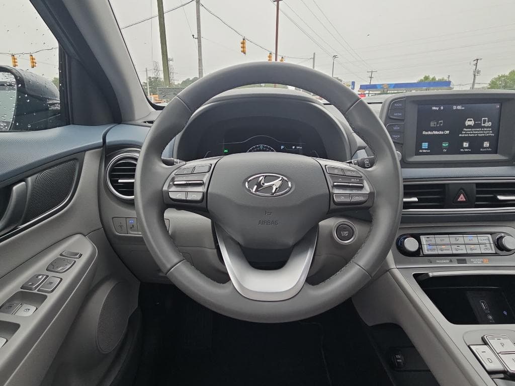 2021 Hyundai Kona EV view 11