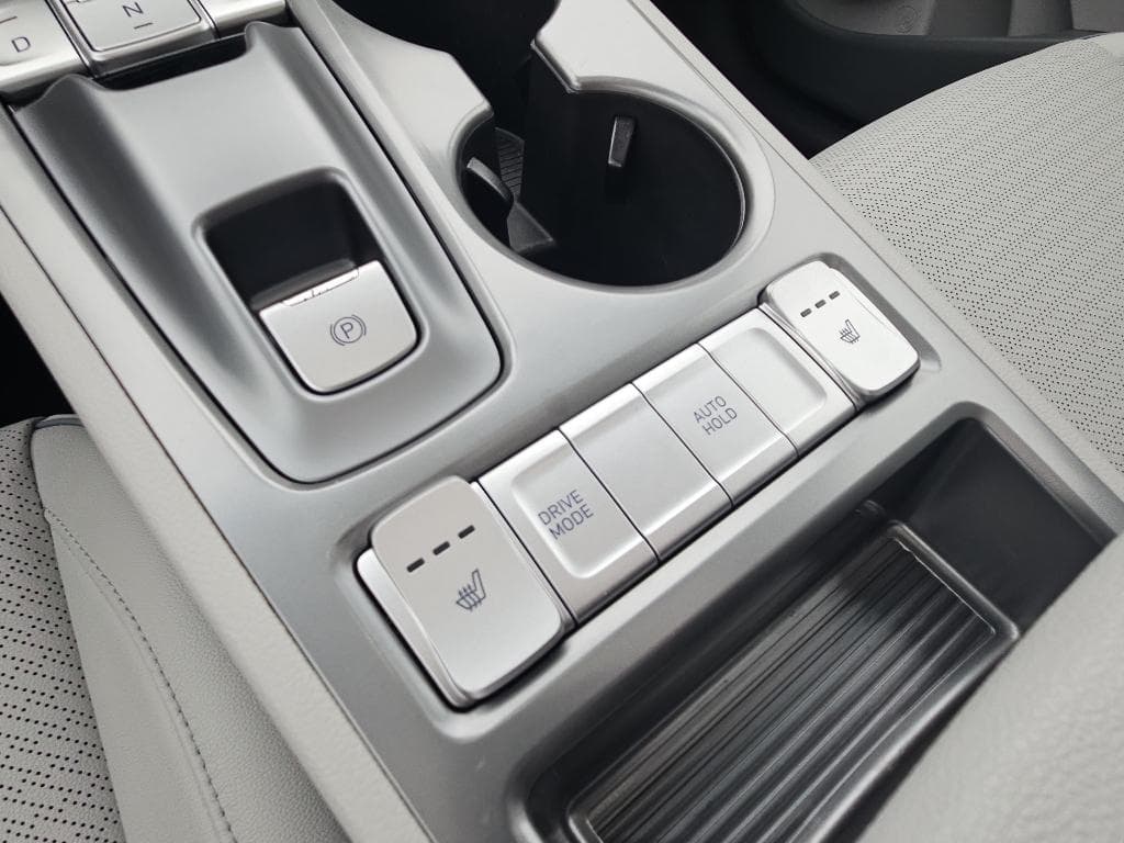 2021 Hyundai Kona EV view 13