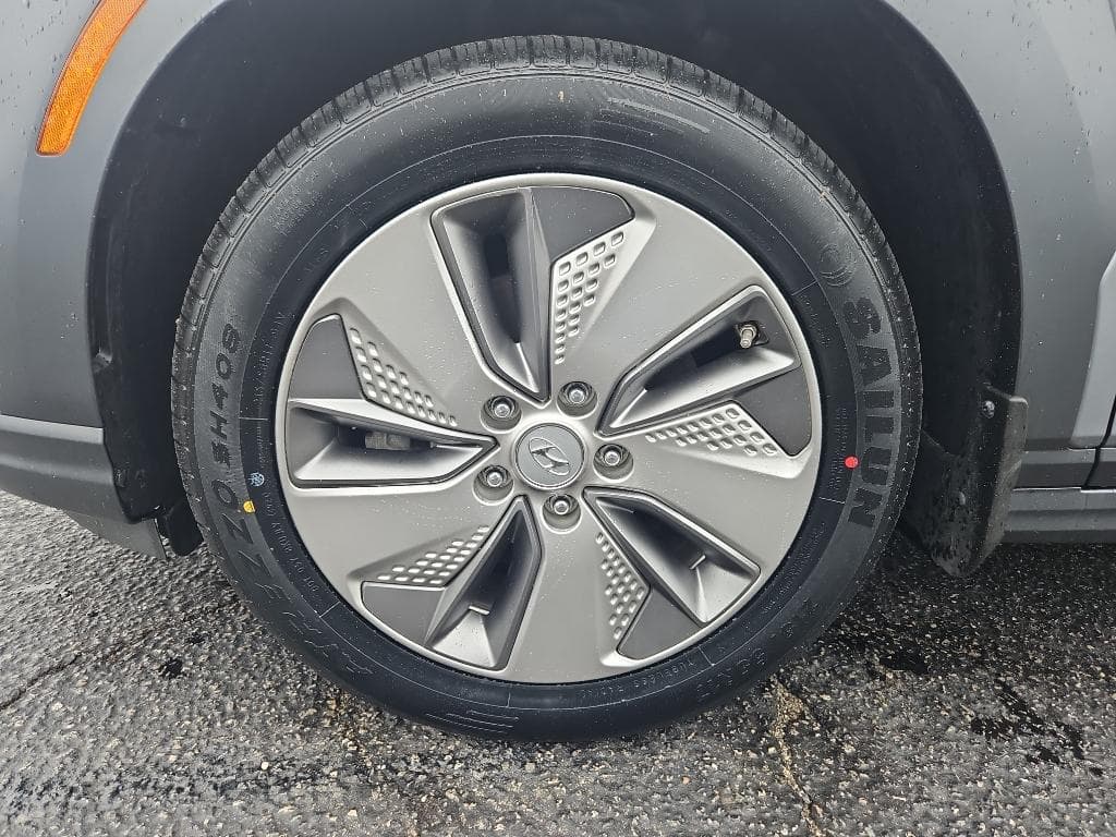 2021 Hyundai Kona EV view 24