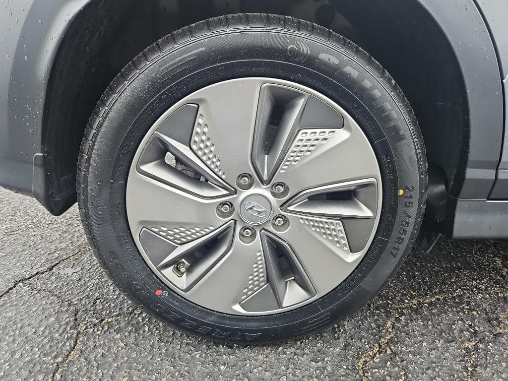 2021 Hyundai Kona EV view 28