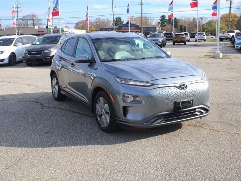 2021 Hyundai Kona EV view 8