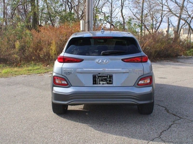 2021 Hyundai Kona EV view 5