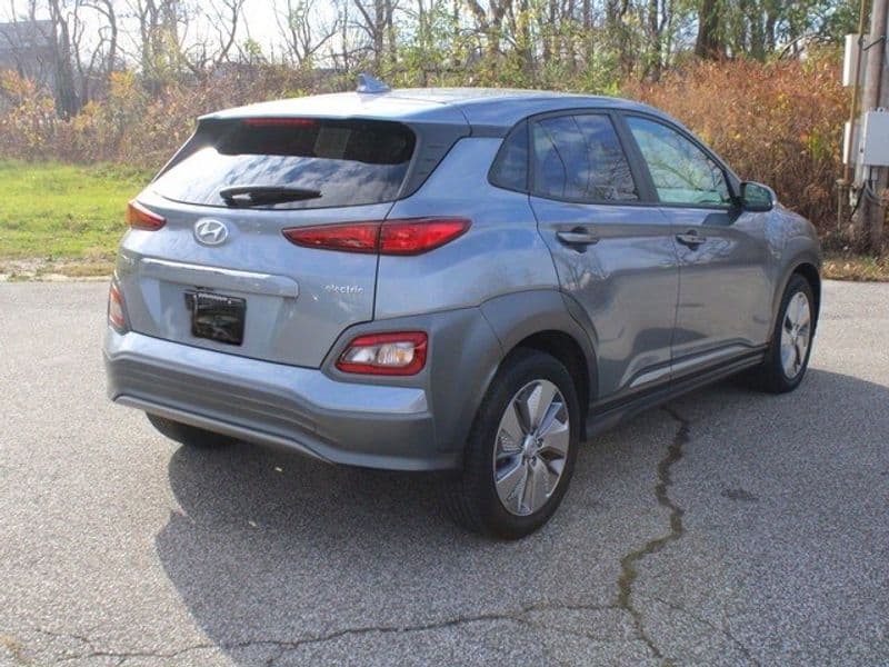 2021 Hyundai Kona EV view 6