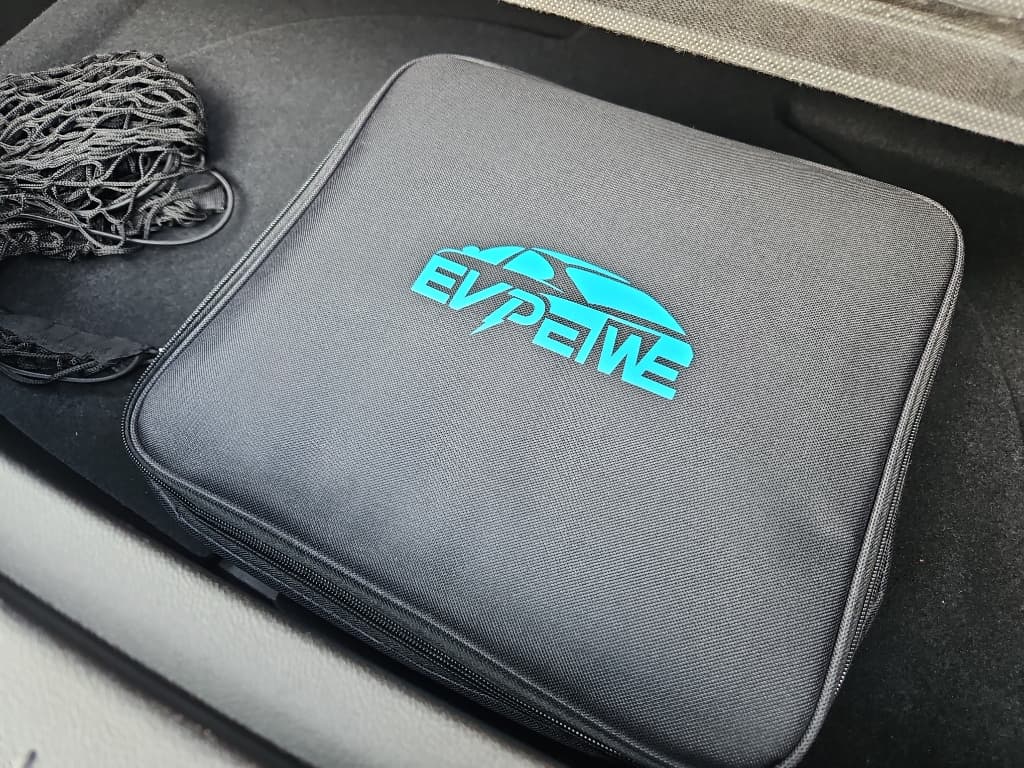 2022 Chevrolet Bolt EUV view 14