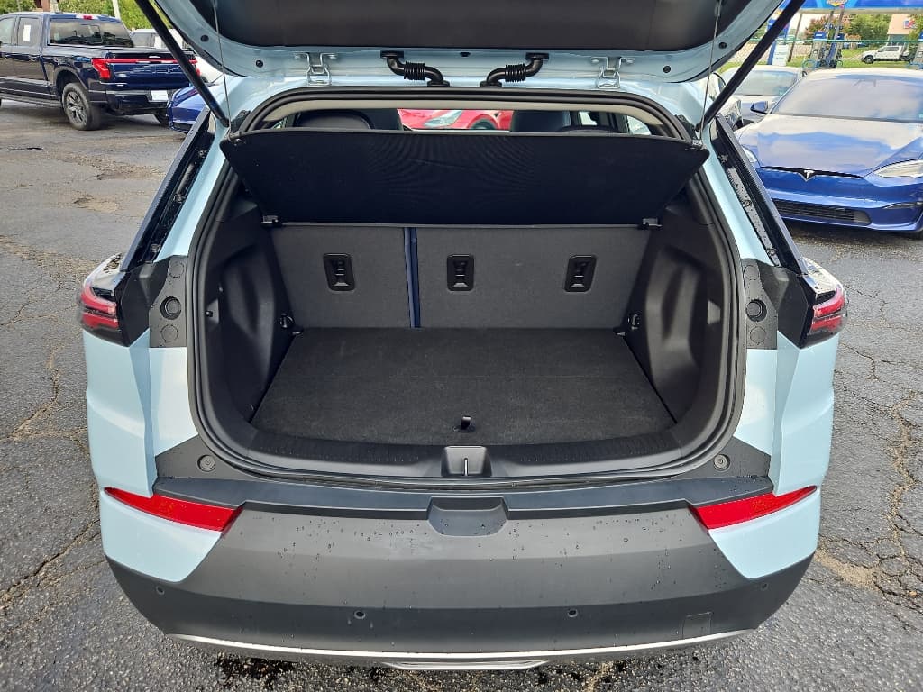 2022 Chevrolet Bolt EUV view 13