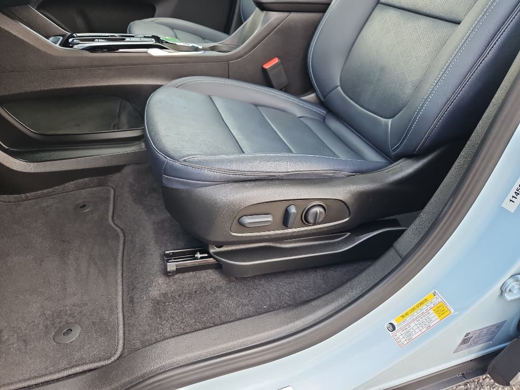 2022 Chevrolet Bolt EUV view 7