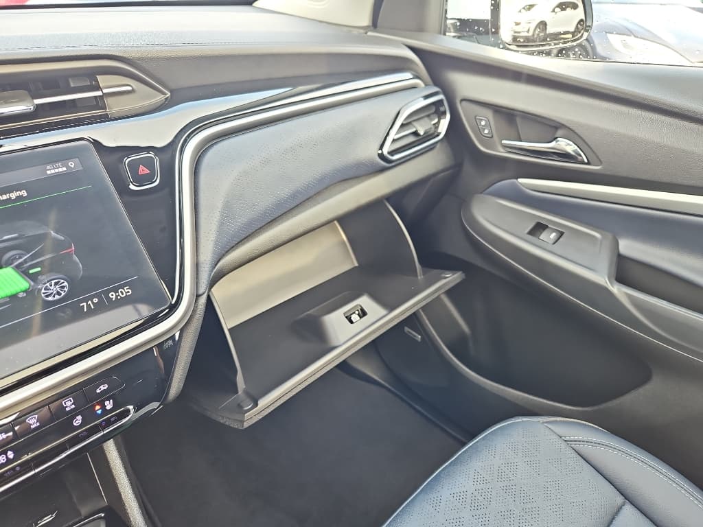 2022 Chevrolet Bolt EUV view 30