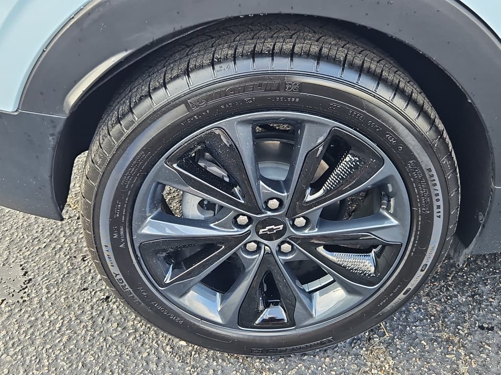 2022 Chevrolet Bolt EUV view 20