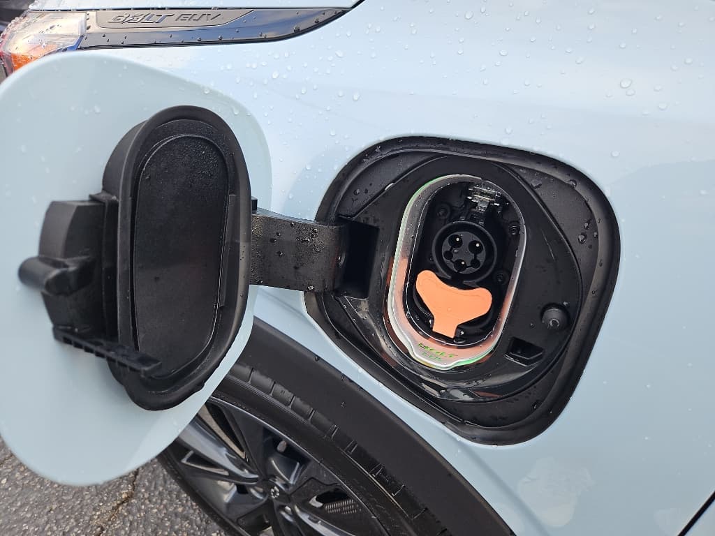 2022 Chevrolet Bolt EUV view 12
