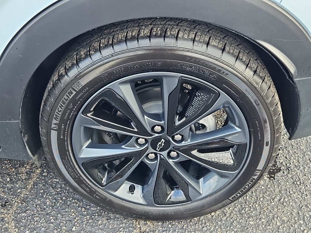 2022 Chevrolet Bolt EUV view 18