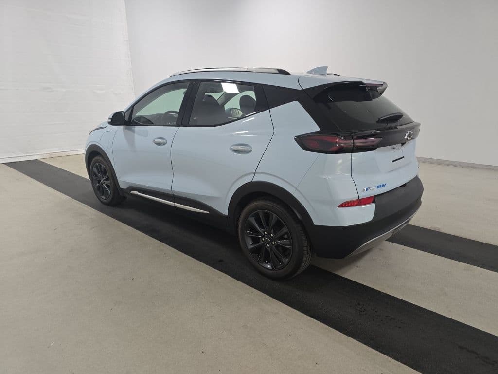 2022 Chevrolet Bolt EUV view 6