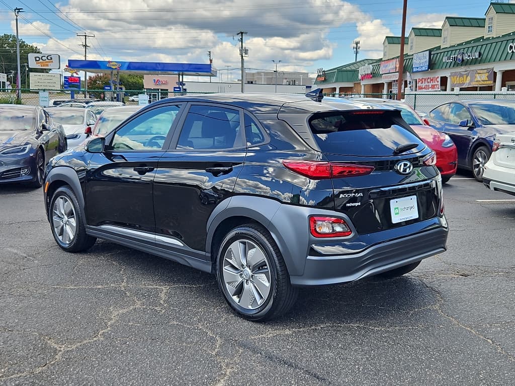 2021 Hyundai Kona EV view 2