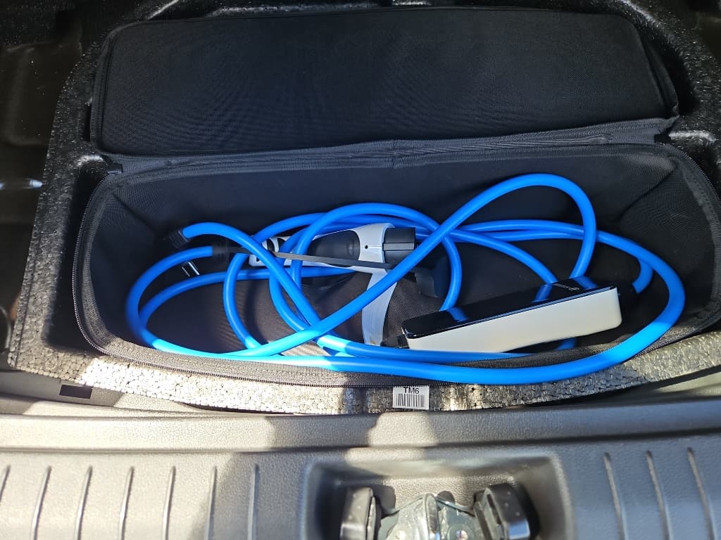 2021 Hyundai Kona EV view 6