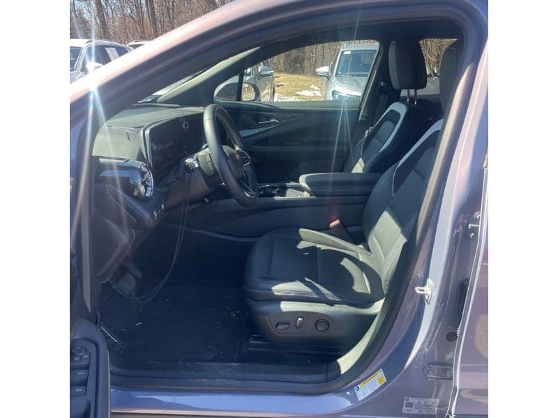 2025 Chevrolet Blazer EV view 5