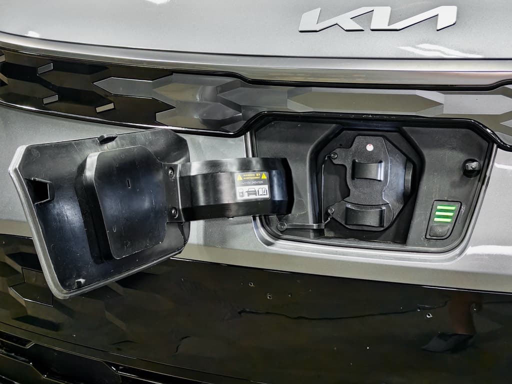 2024 Kia Niro EV view 5