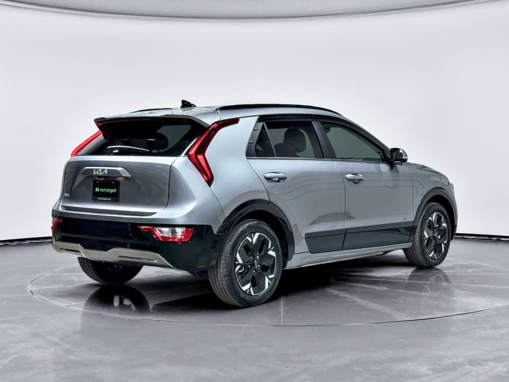 2024 Kia Niro EV view 3