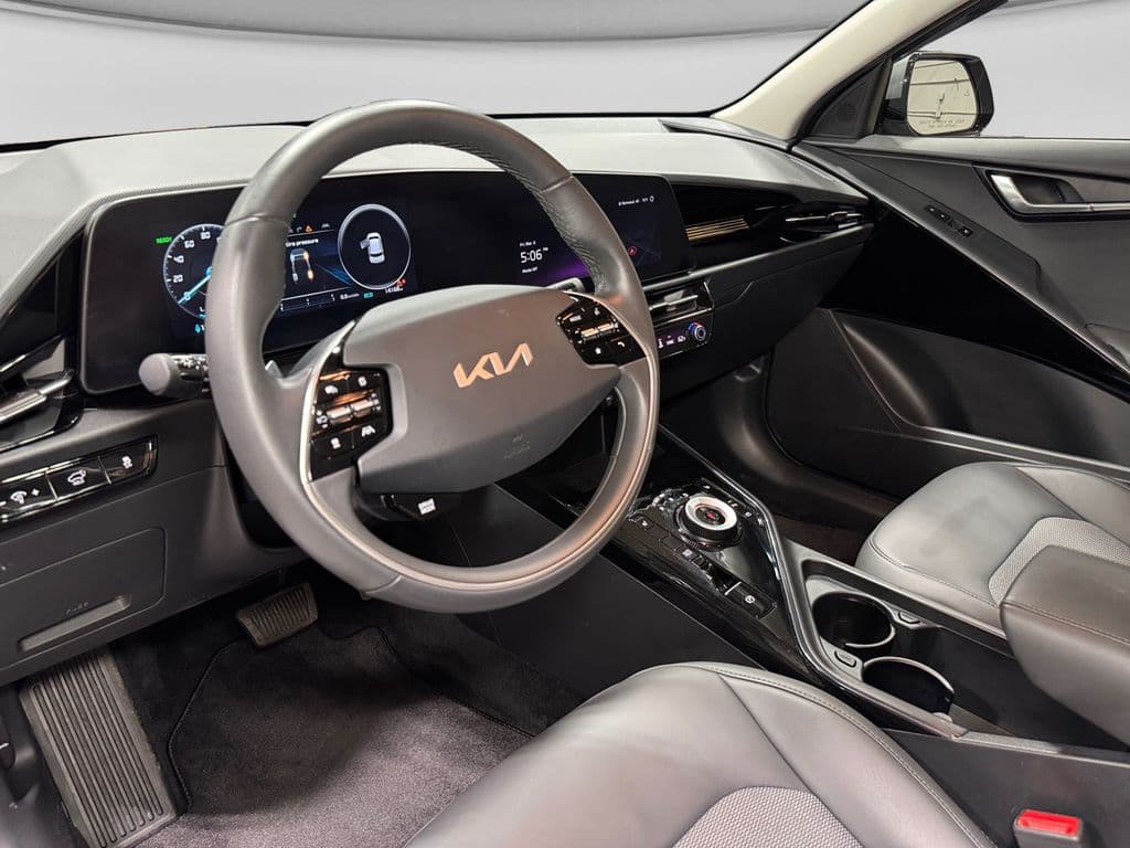 2024 Kia Niro EV view 16