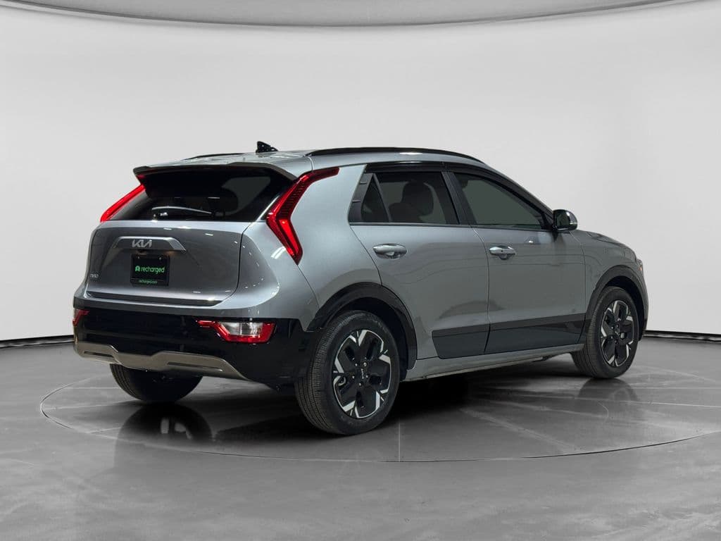2024 Kia Niro EV view 3