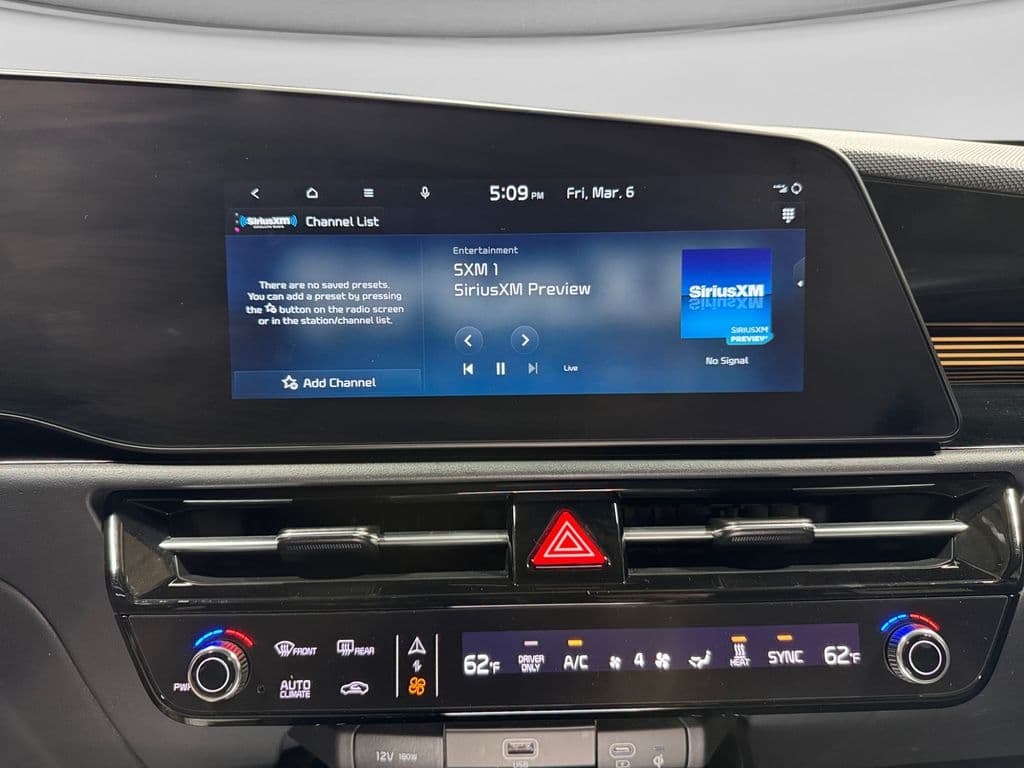 2024 Kia Niro EV view 11